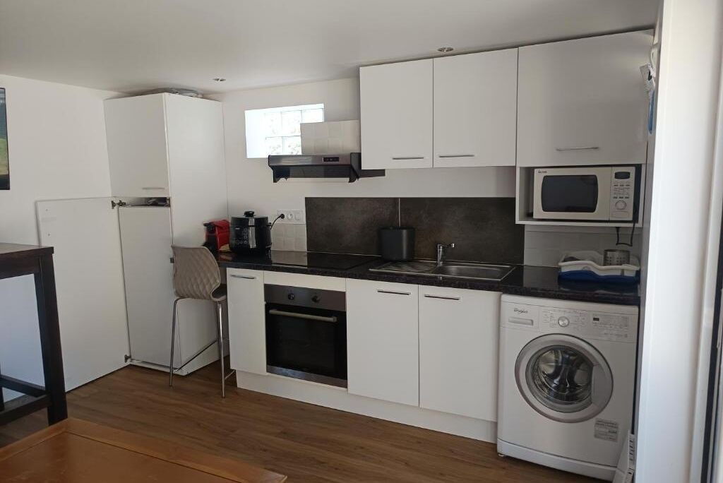 Photo of Kitchen in Carbon-Blanc