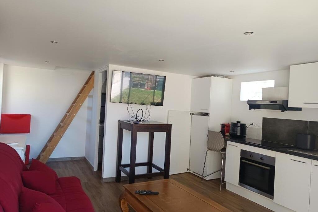 Photo of Livingroom in Carbon-Blanc
