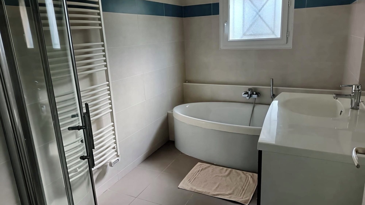Photo of Bathroom in Mios