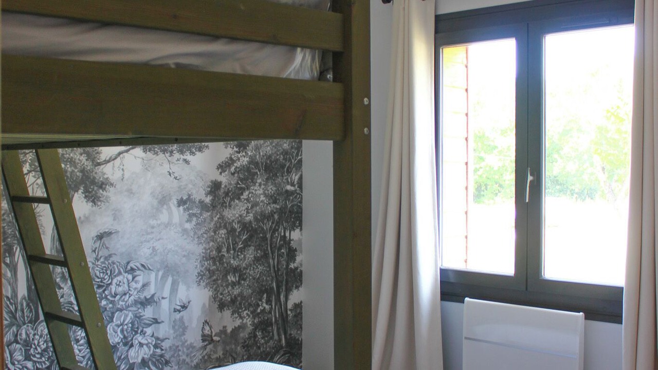 Photo of Bedroom in Saint-Yzans-de-Medoc