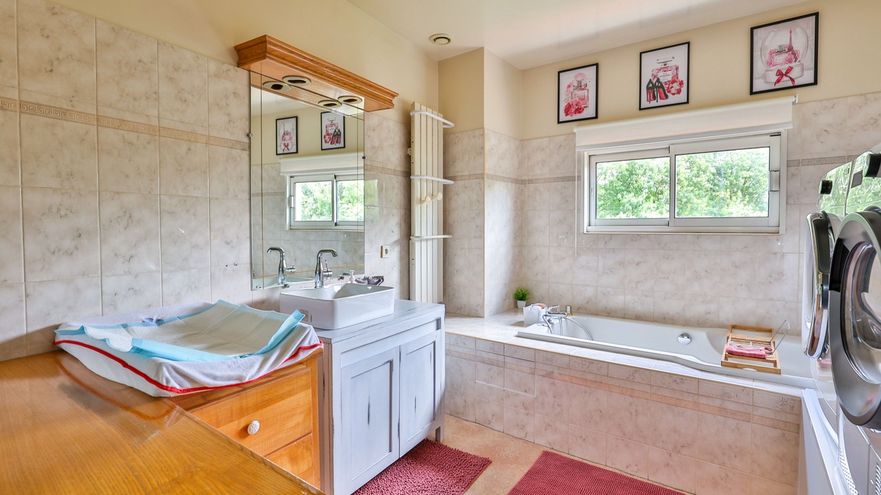Photo of Bathroom in Cognac