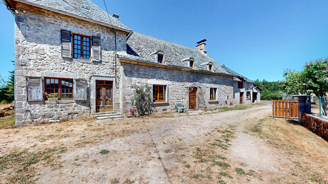 Photo of Others in Saint-Julien-pres-Bort
