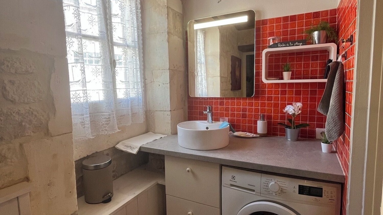 Photo of Bathroom in Domino