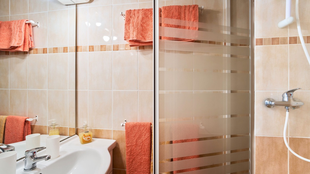 Photo of Bathroom in Saint-Sulpice-de-Roumagnac