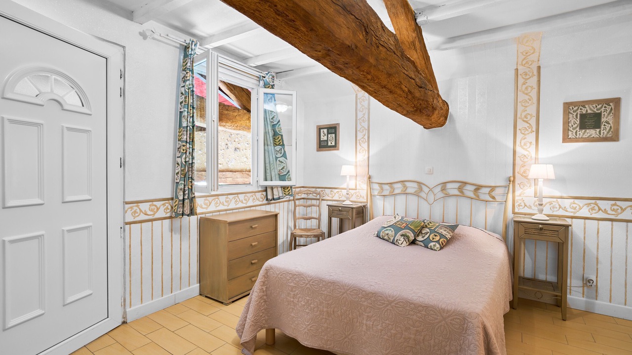 Photo of Bedroom in Saint-Sulpice-de-Roumagnac