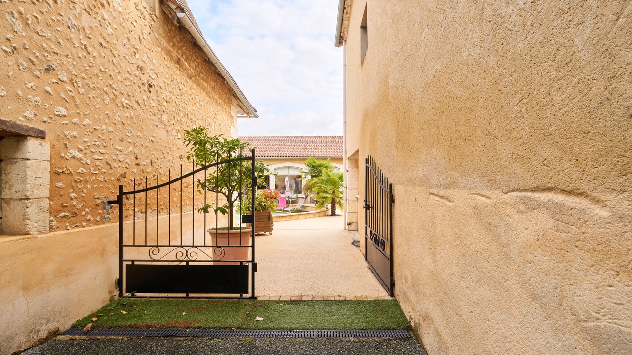 Photo of Outdoor in Saint-Sulpice-de-Roumagnac