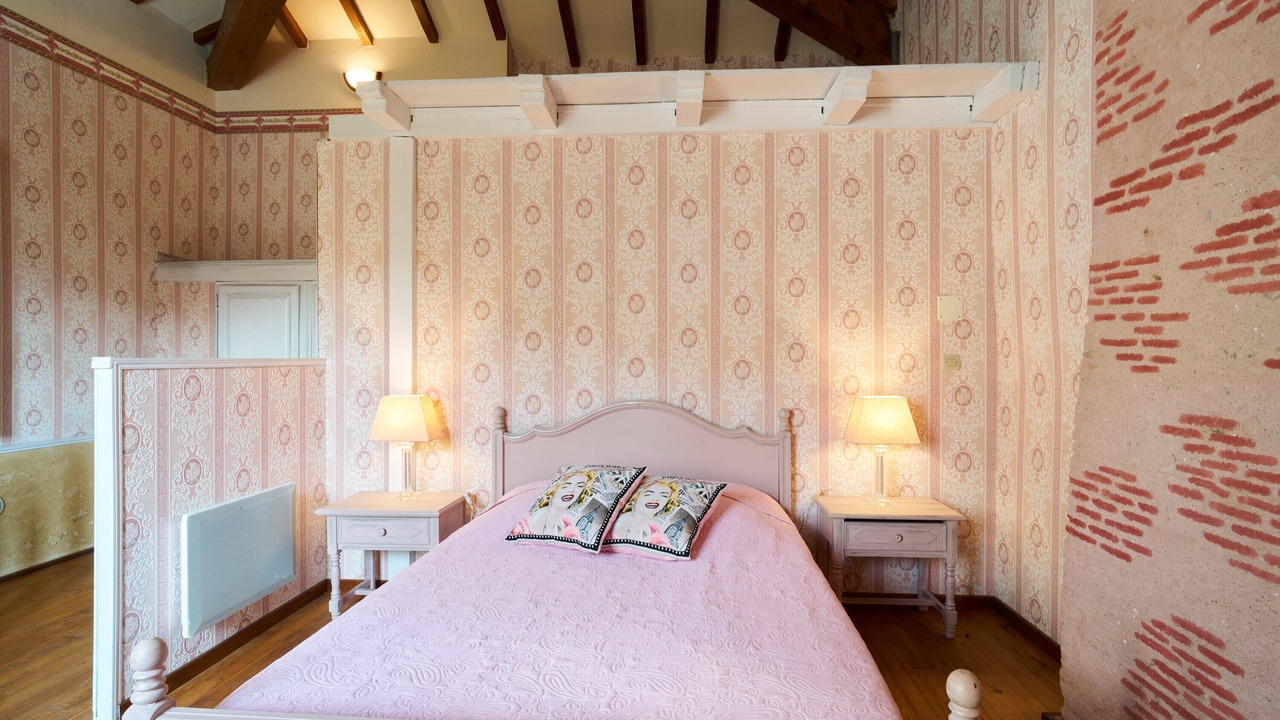 Photo of Bedroom in Saint-Sulpice-de-Roumagnac