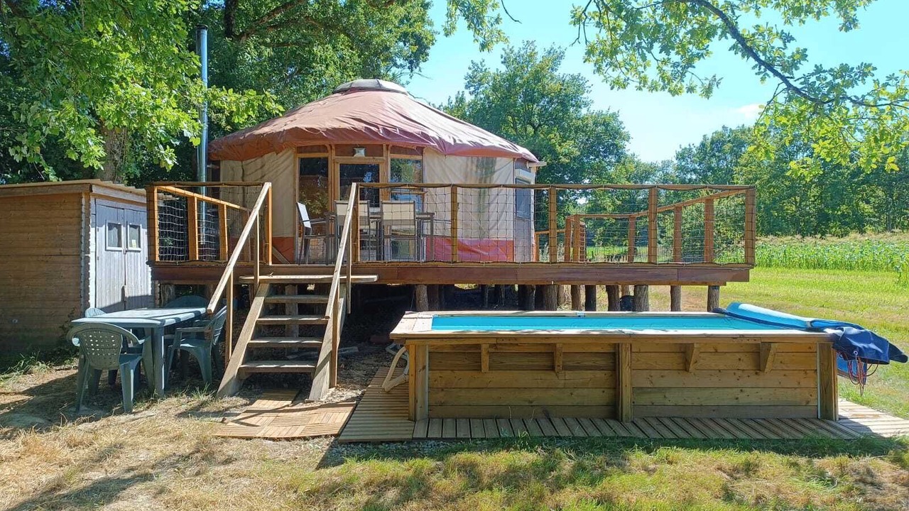 Photo of Outdoor in Poursiugues-Boucoue
