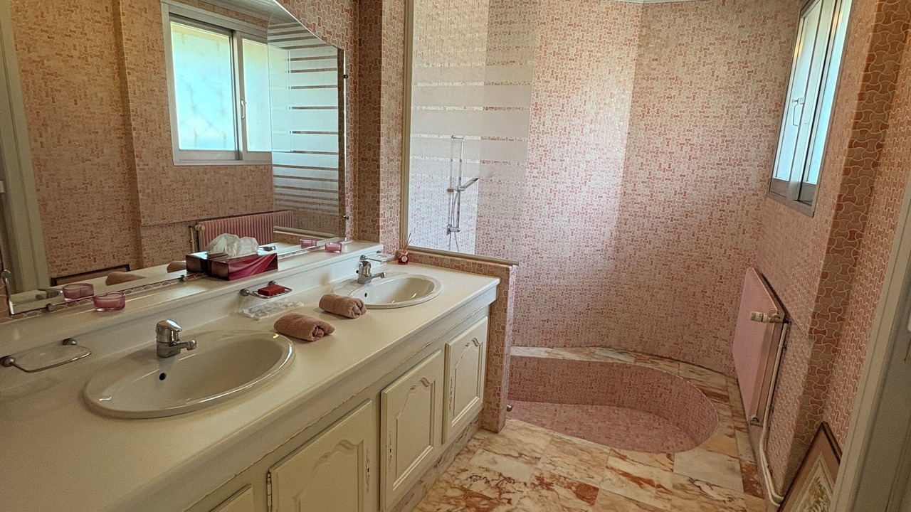 Photo of Bathroom in Sers