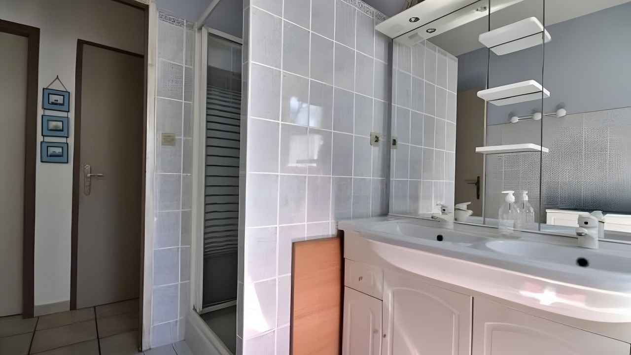 Photo of Bathroom in La Couarde-sur-Mer