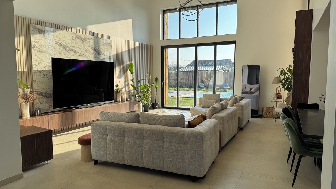 Photo of Livingroom in Ambares-et-Lagrave