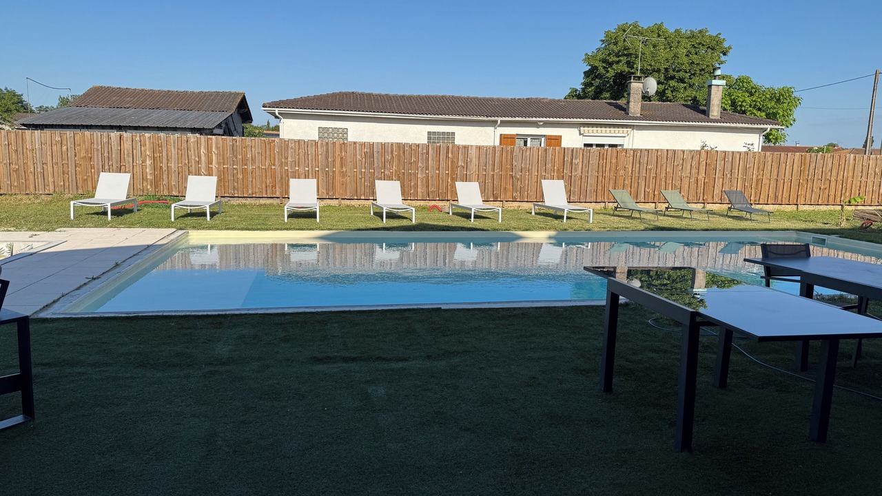 Photo of Outdoor in Ambares-et-Lagrave