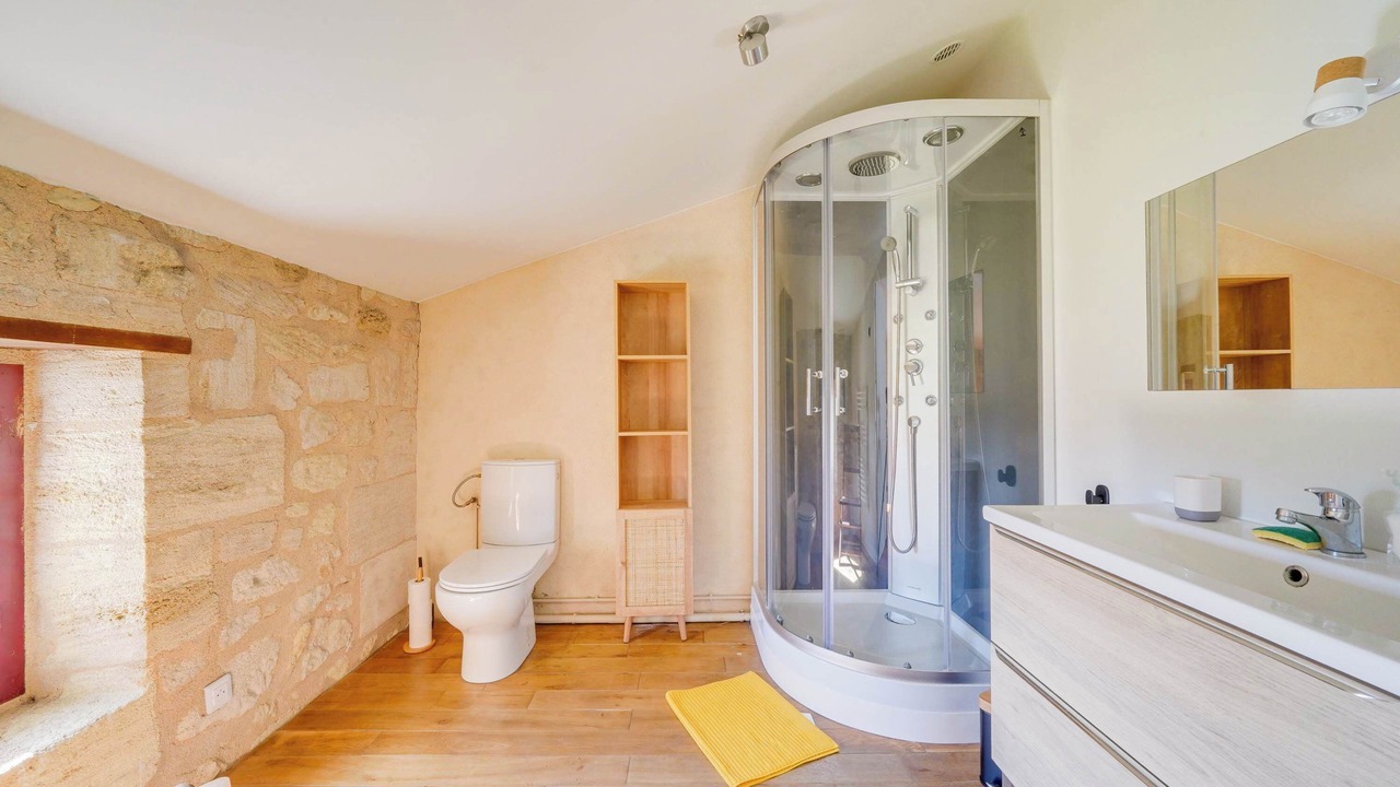 Photo of Bathroom in Nerigean