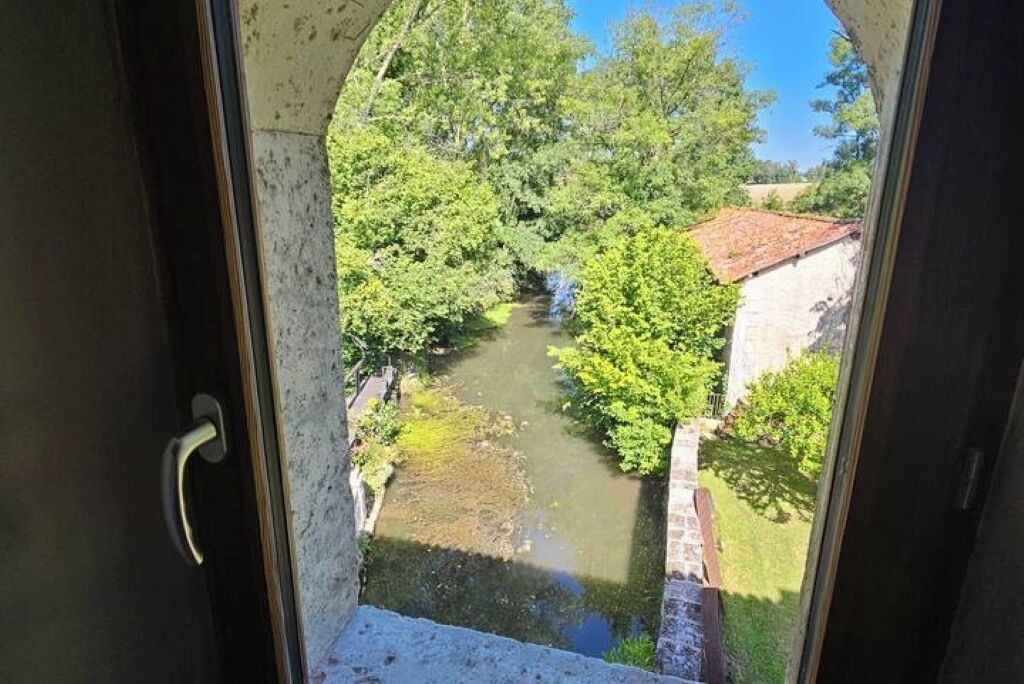 Photo of Others in Champagne-et-Fontaine