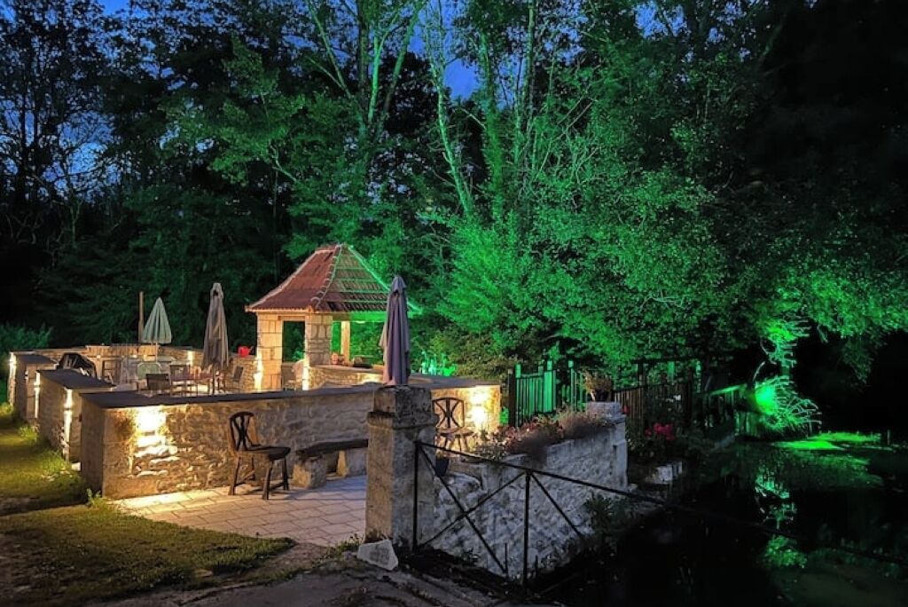 Photo of Outdoor in Champagne-et-Fontaine