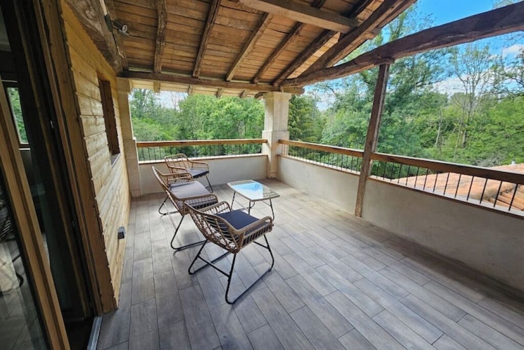 Photo of Outdoor in Champagne-et-Fontaine