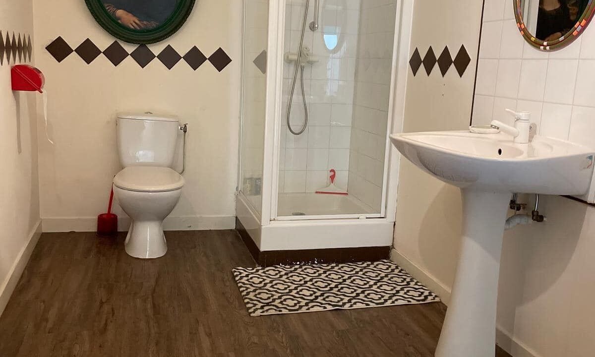 Photo of Bathroom in Saint-Aulaye-Puymangou