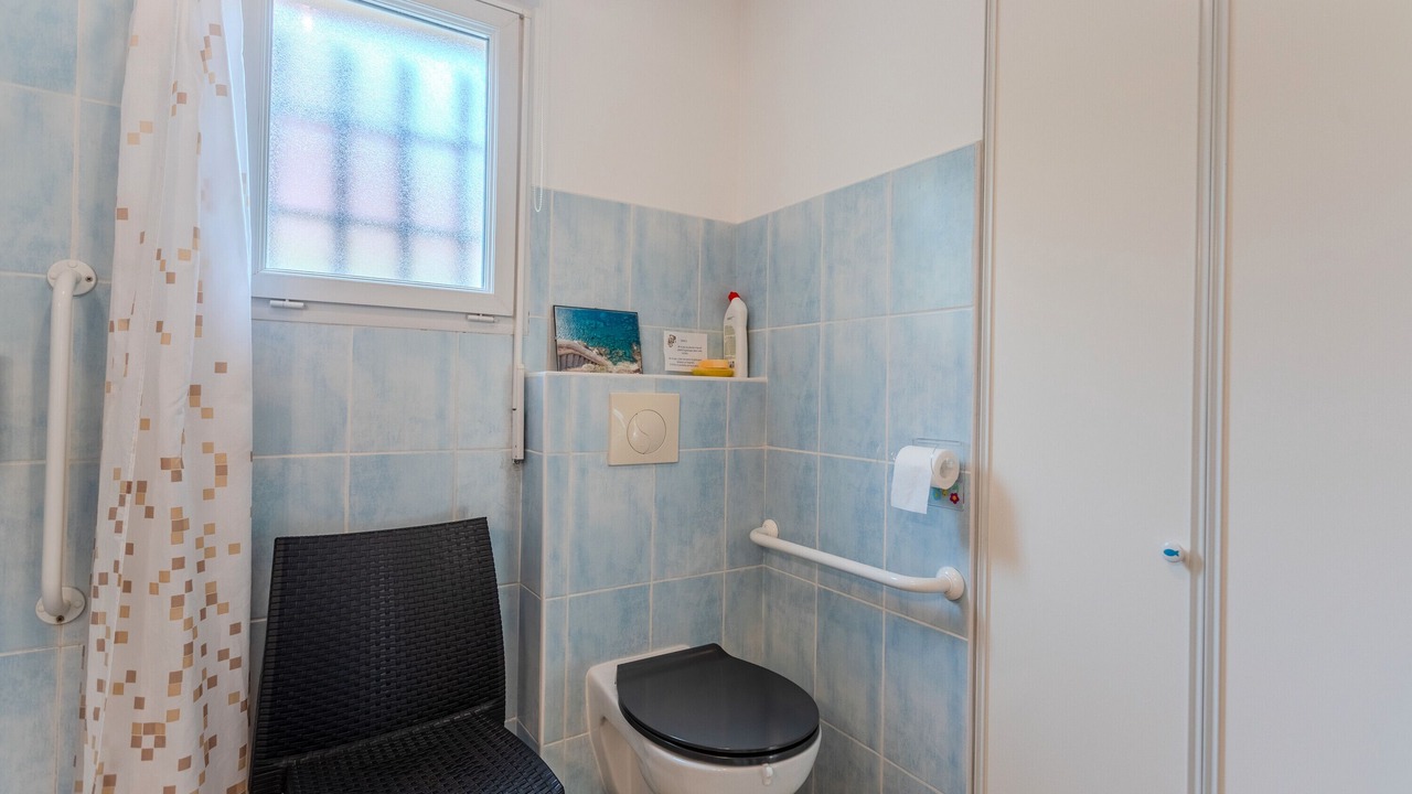 Photo of Bathroom in Lescar