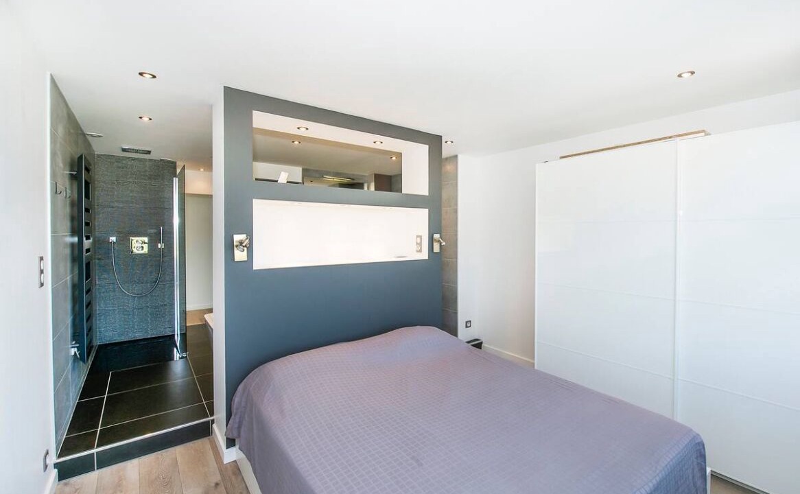 Photo of Bedroom in Saint Genes