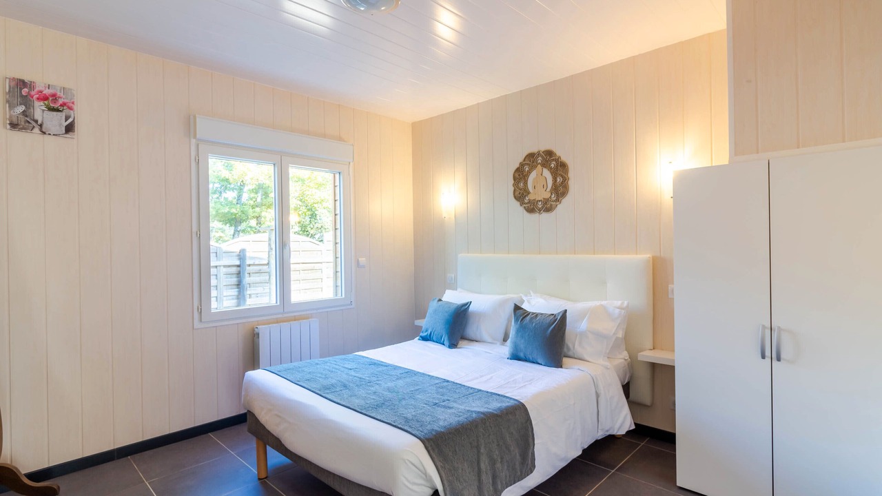 Photo of Bedroom in Thenon