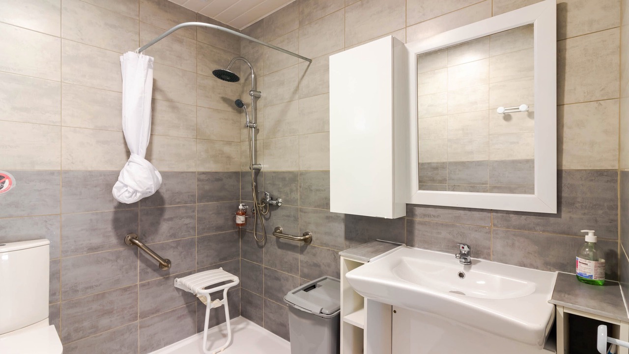 Photo of Bathroom in Thenon