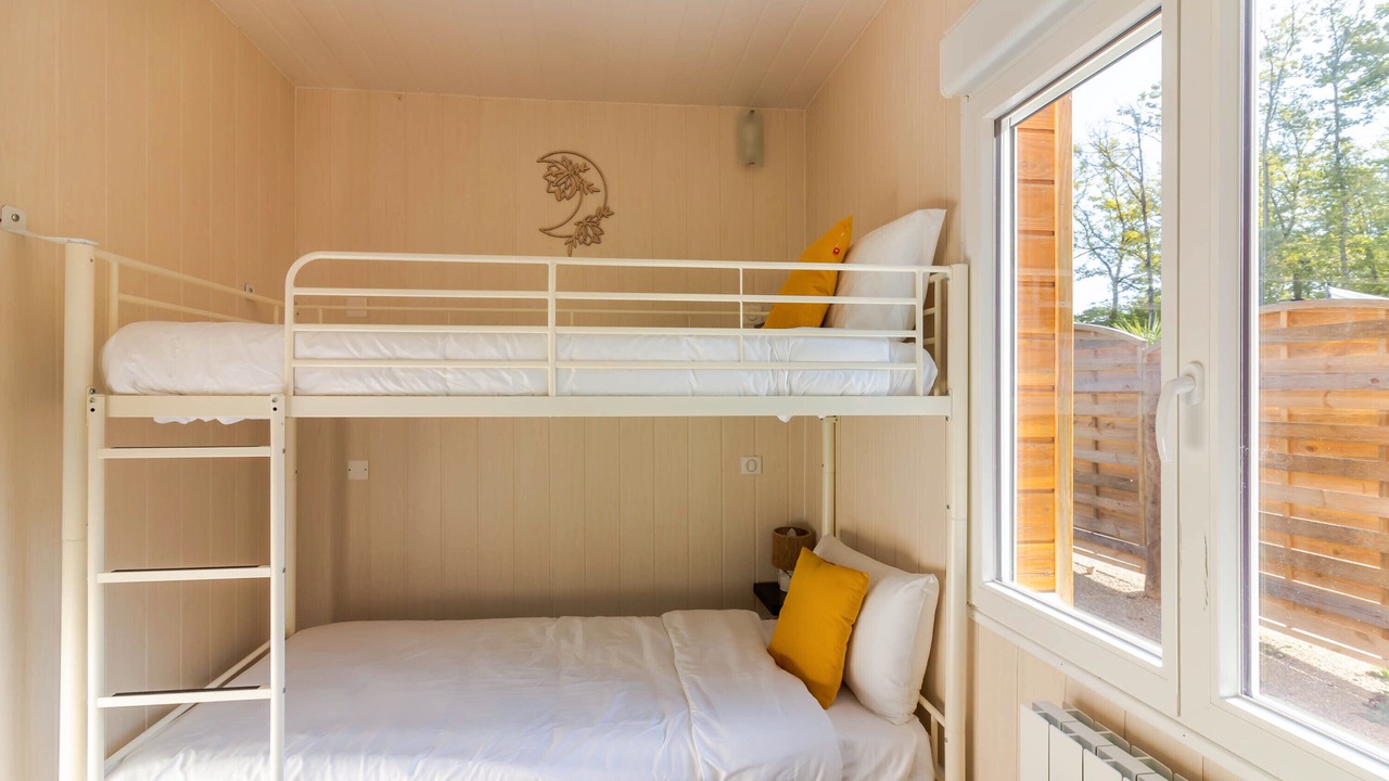 Photo of Bedroom in Thenon