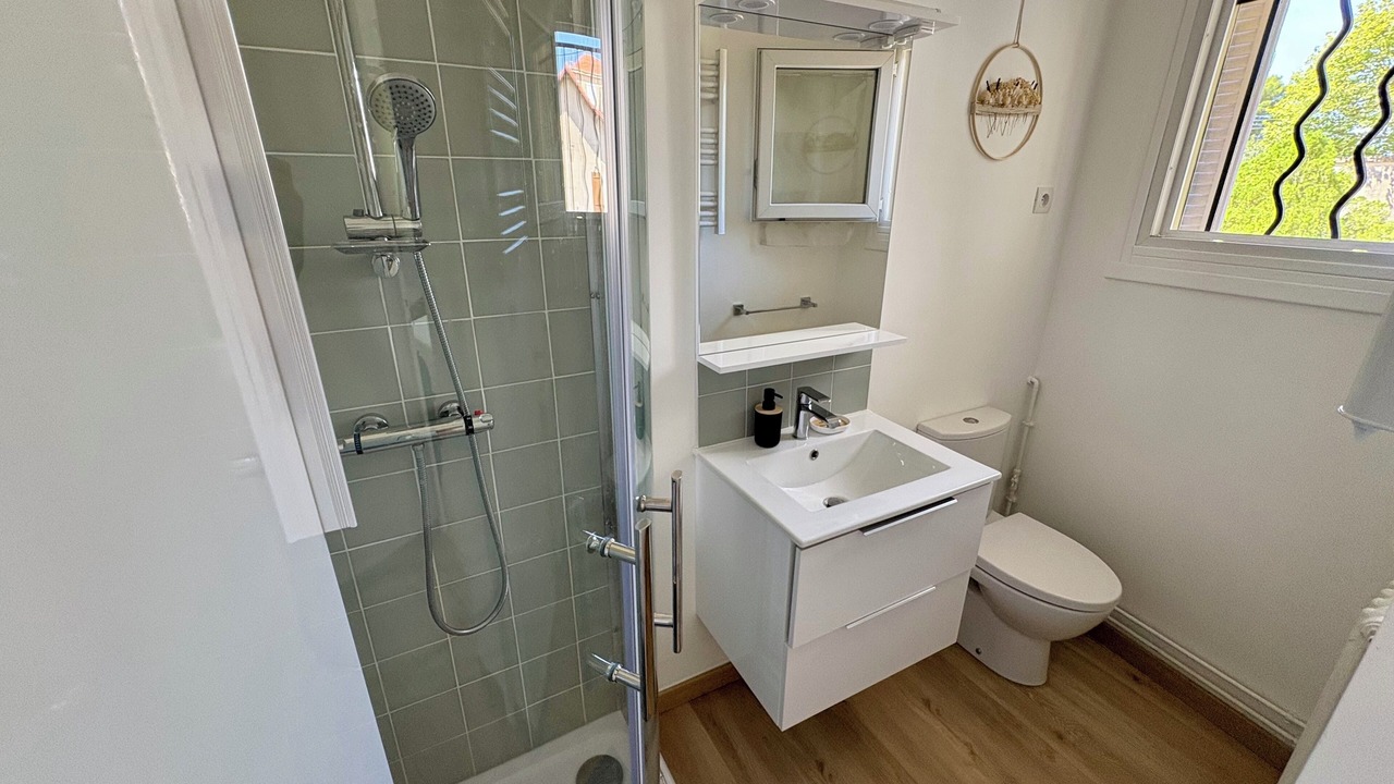 Photo of Bathroom in 14th Arrondissement