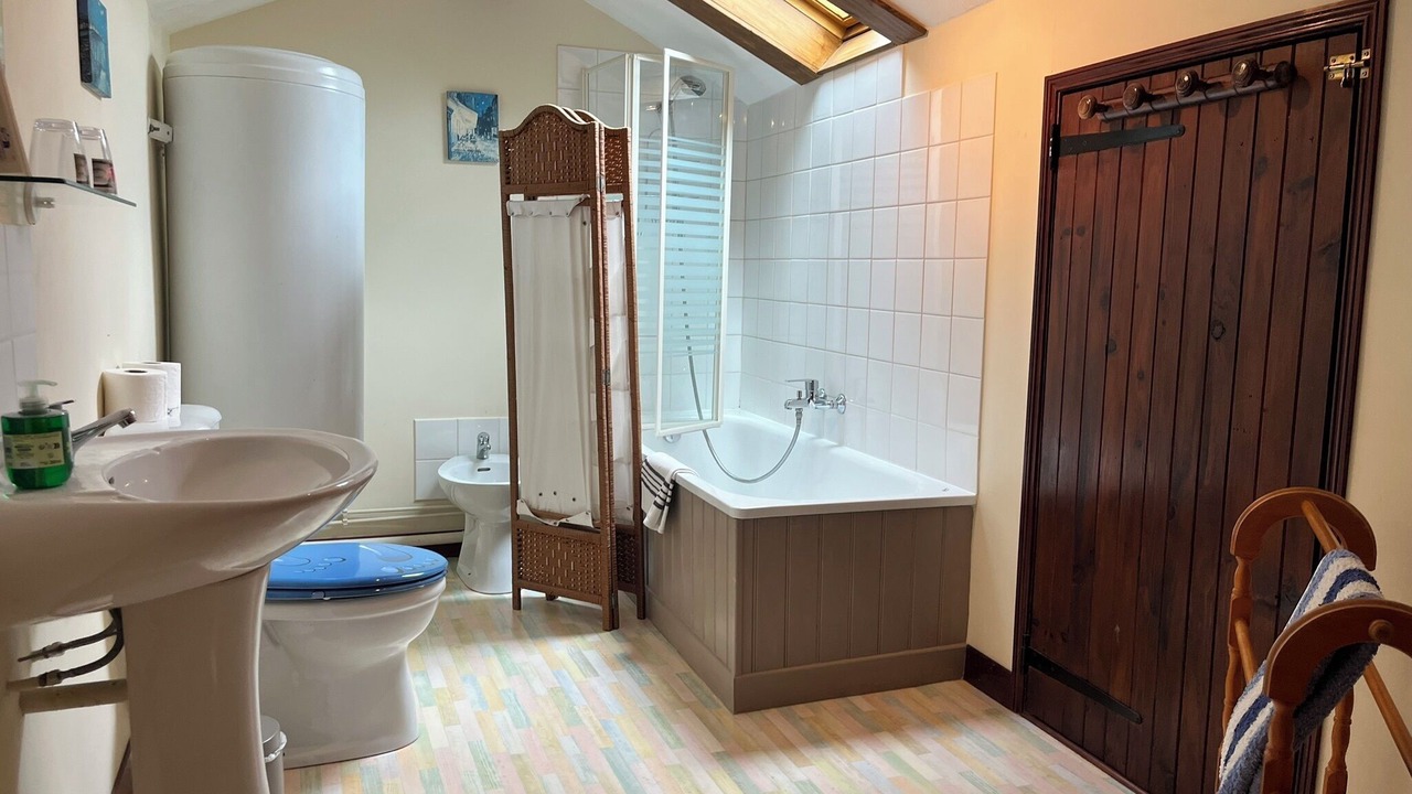 Photo of Bathroom in Saint-Estephe
