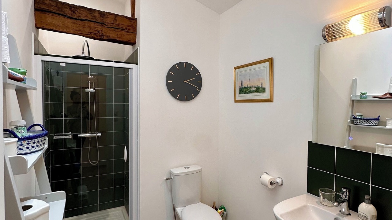 Photo of Bathroom in North district