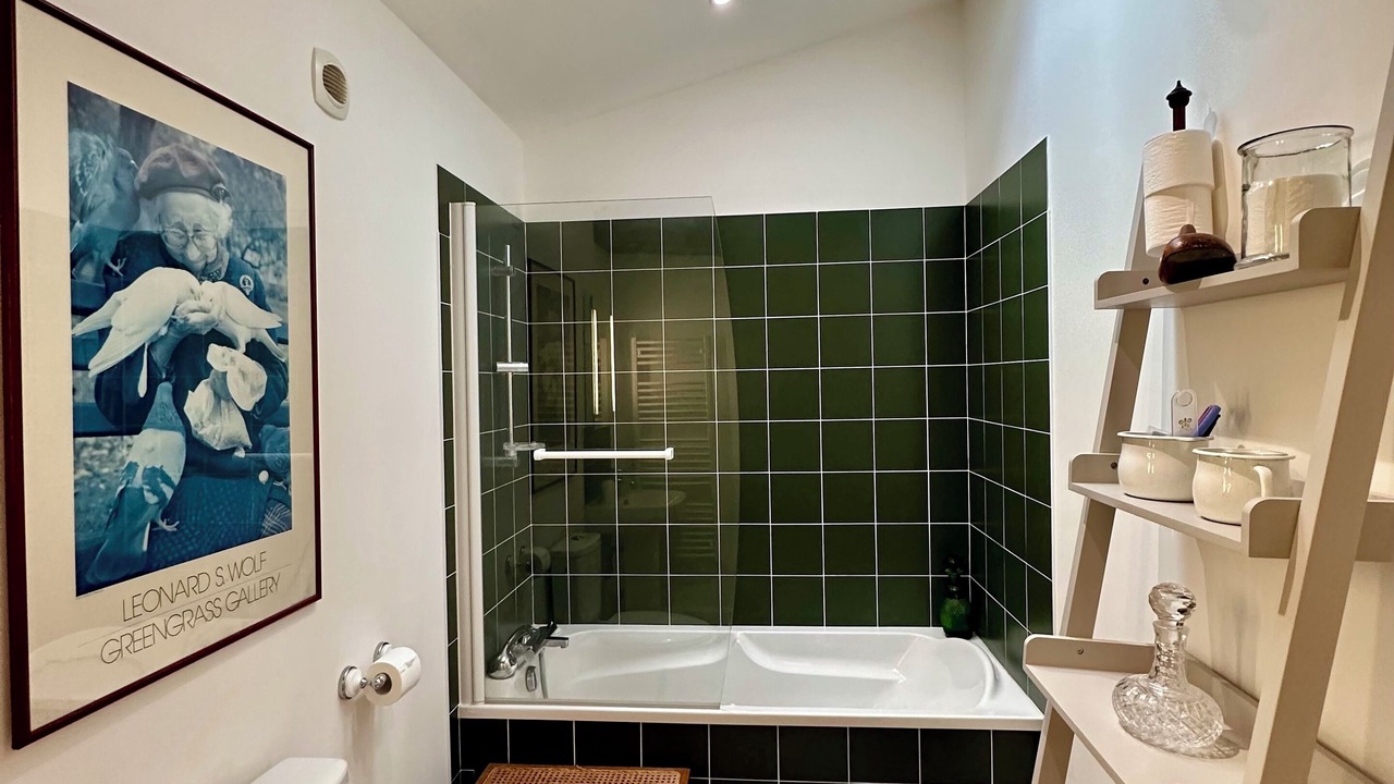 Photo of Bathroom in North district