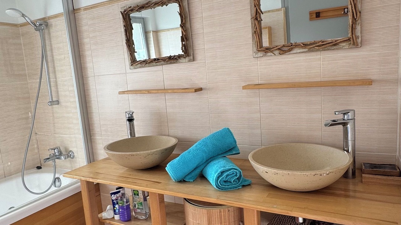 Photo of Bathroom in Peyrehorade