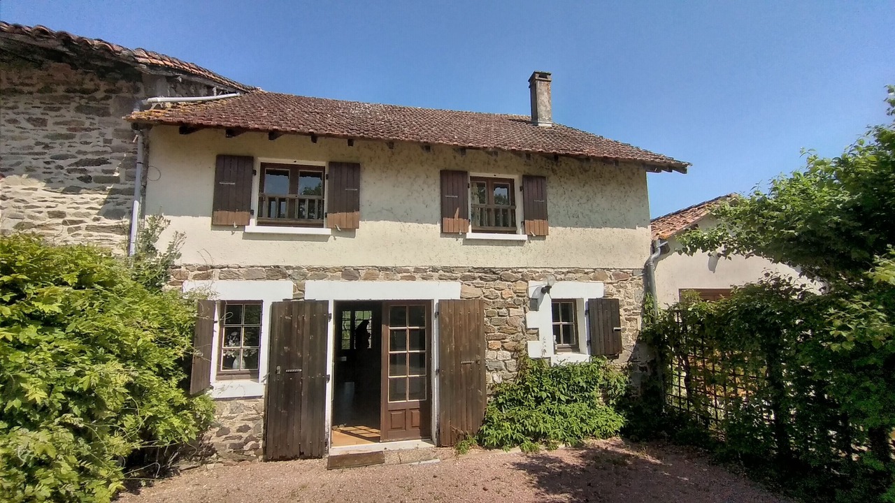 Photo of Outdoor in Saint-Saud-Lacoussiere