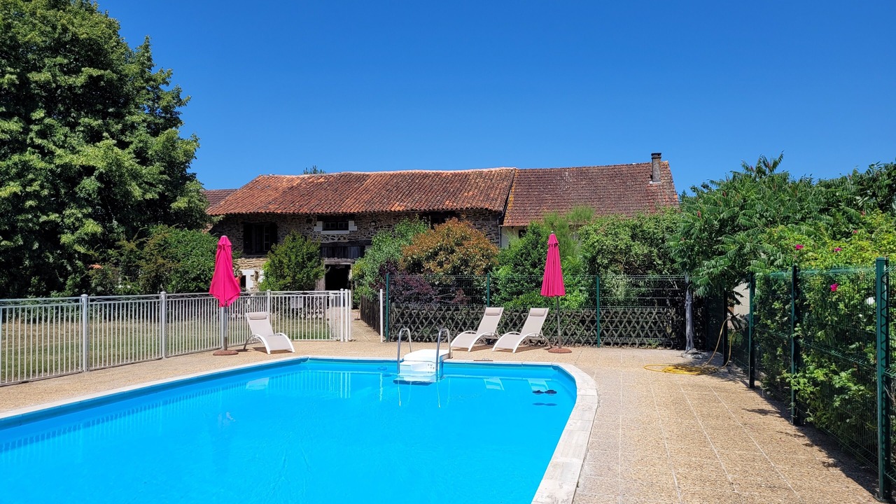 Photo of Outdoor in Saint-Saud-Lacoussiere