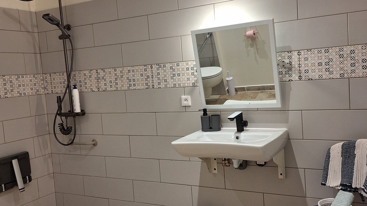 Photo of Bathroom in Pommiers-Moulons