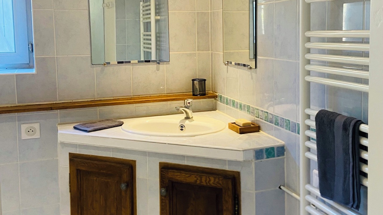 Photo of Bathroom in Journet