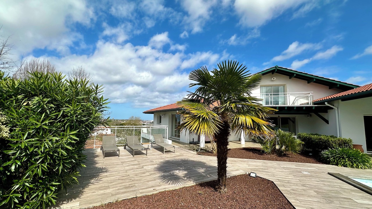 Photo of Patio Balcony in Saint-Pierre-d'Irube