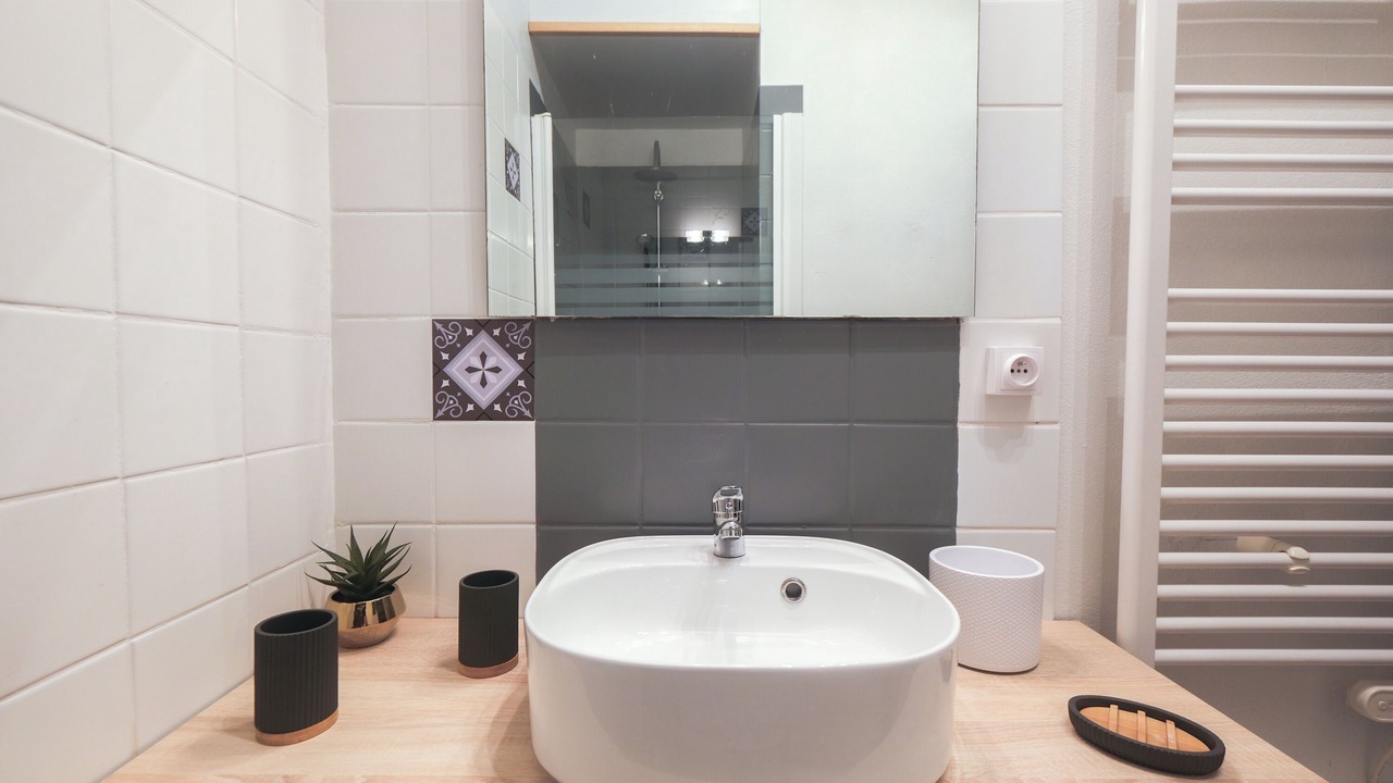 Photo of Bathroom in Saint-Cernin-de-Labarde