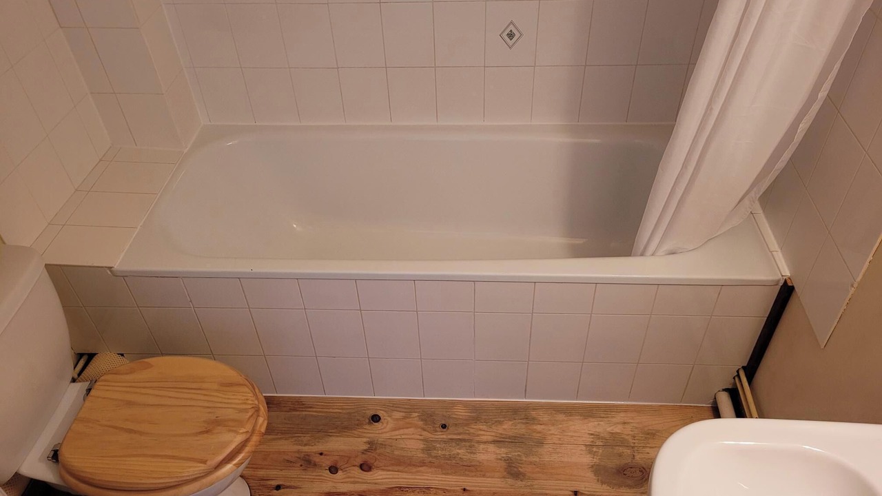 Photo of Bathroom in Saint-Saud-Lacoussiere