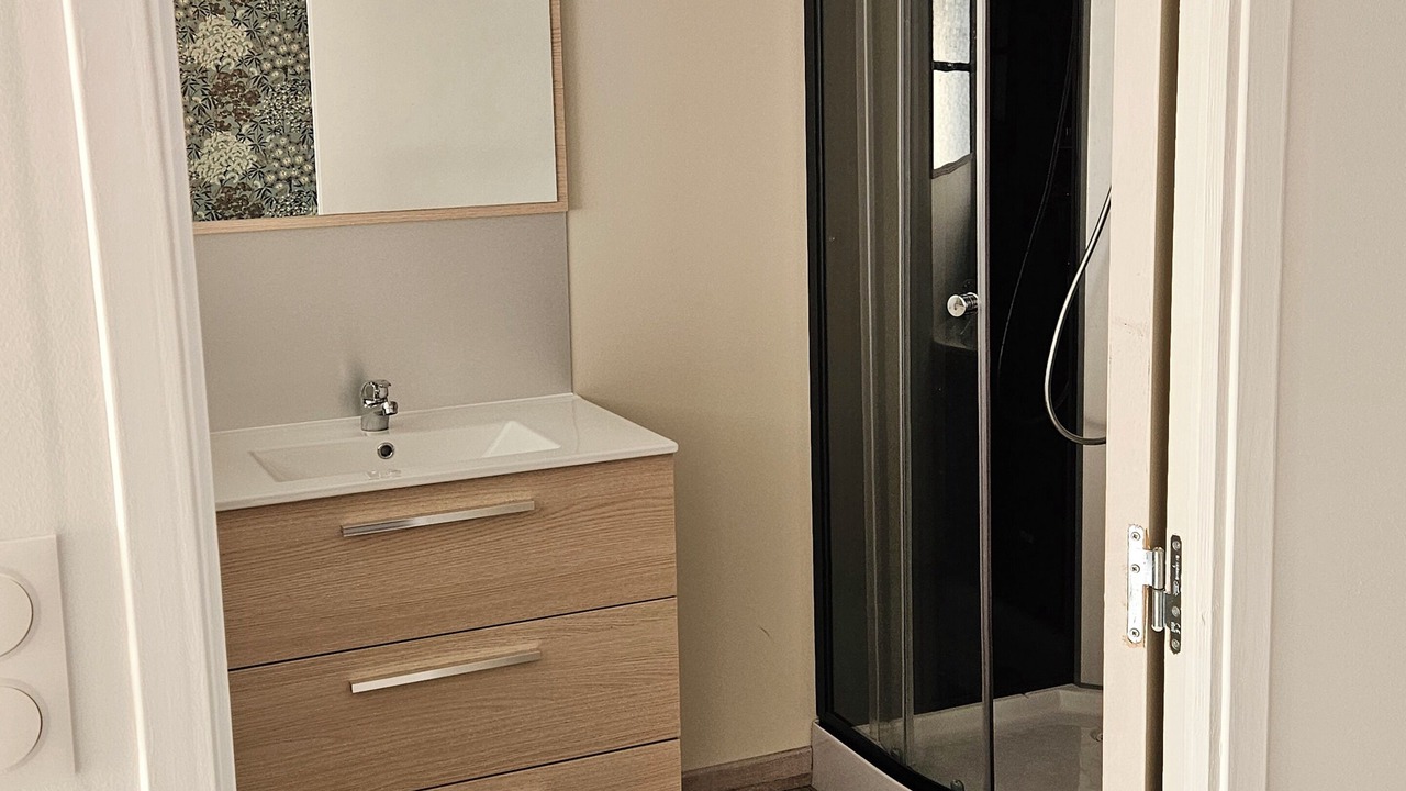 Photo of Bathroom in Maine-de-Boixe
