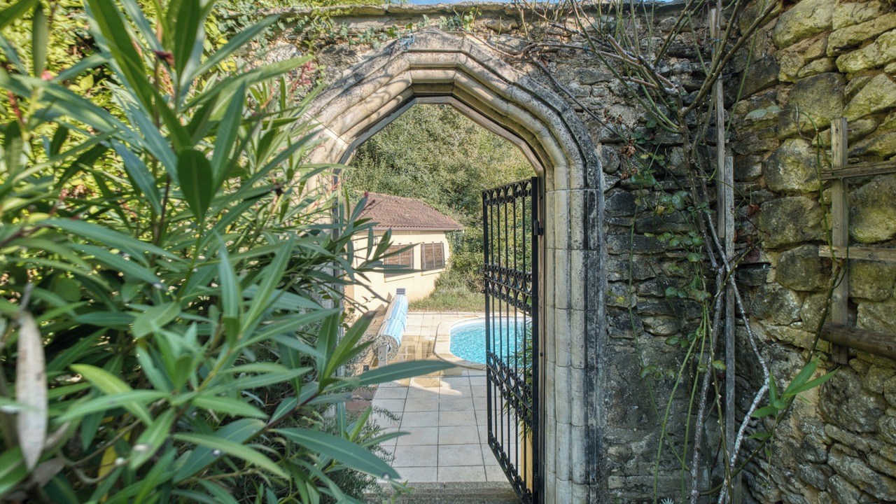 Photo of Outdoor in Saint-Andre-dAllas