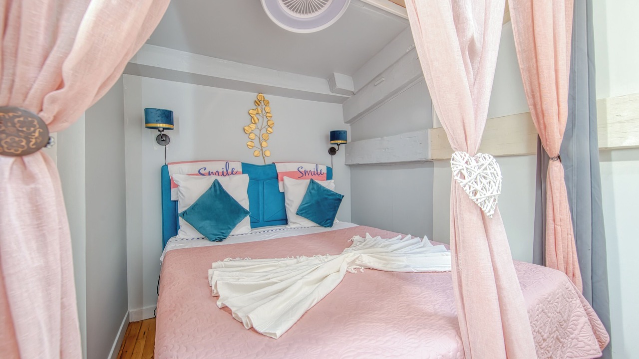Photo of Bedroom in Capucins - Victoire