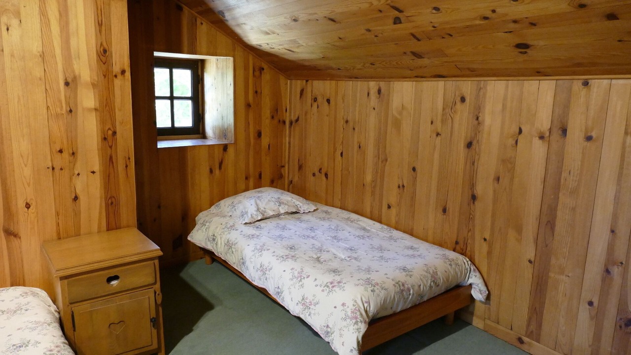 Photo of Bedroom in Saint-Martin-des-Combes