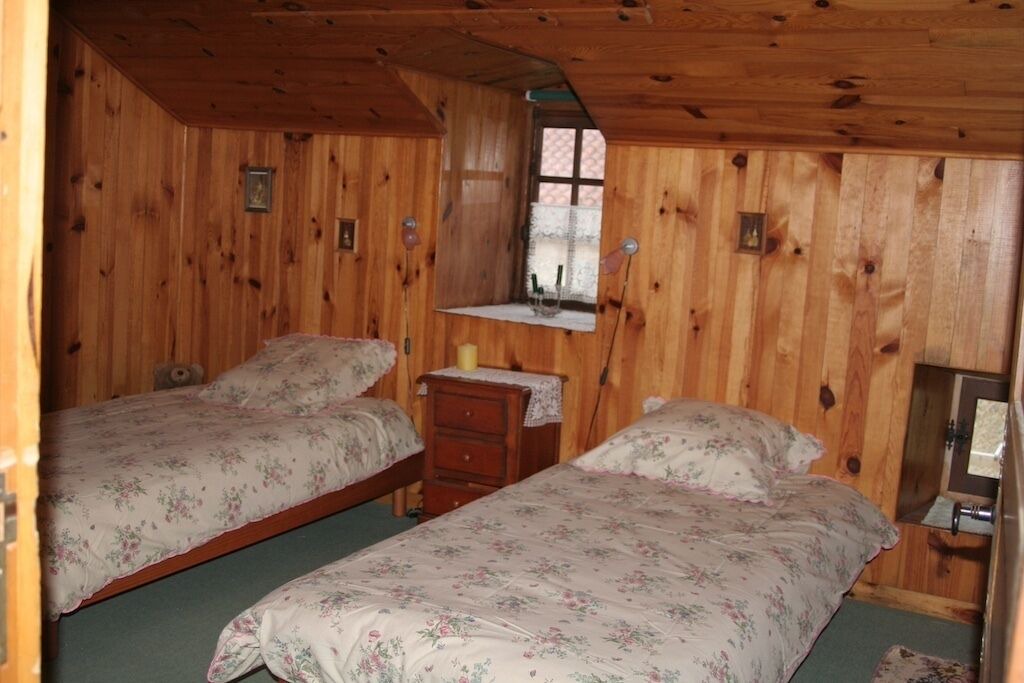 Photo of Bedroom in Saint-Martin-des-Combes