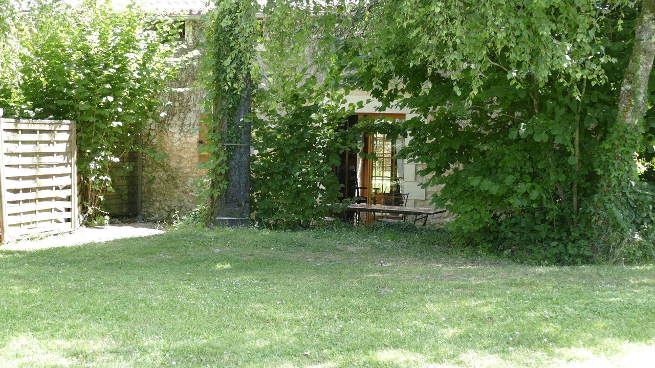 Photo of Outdoor in Saint-Martin-des-Combes