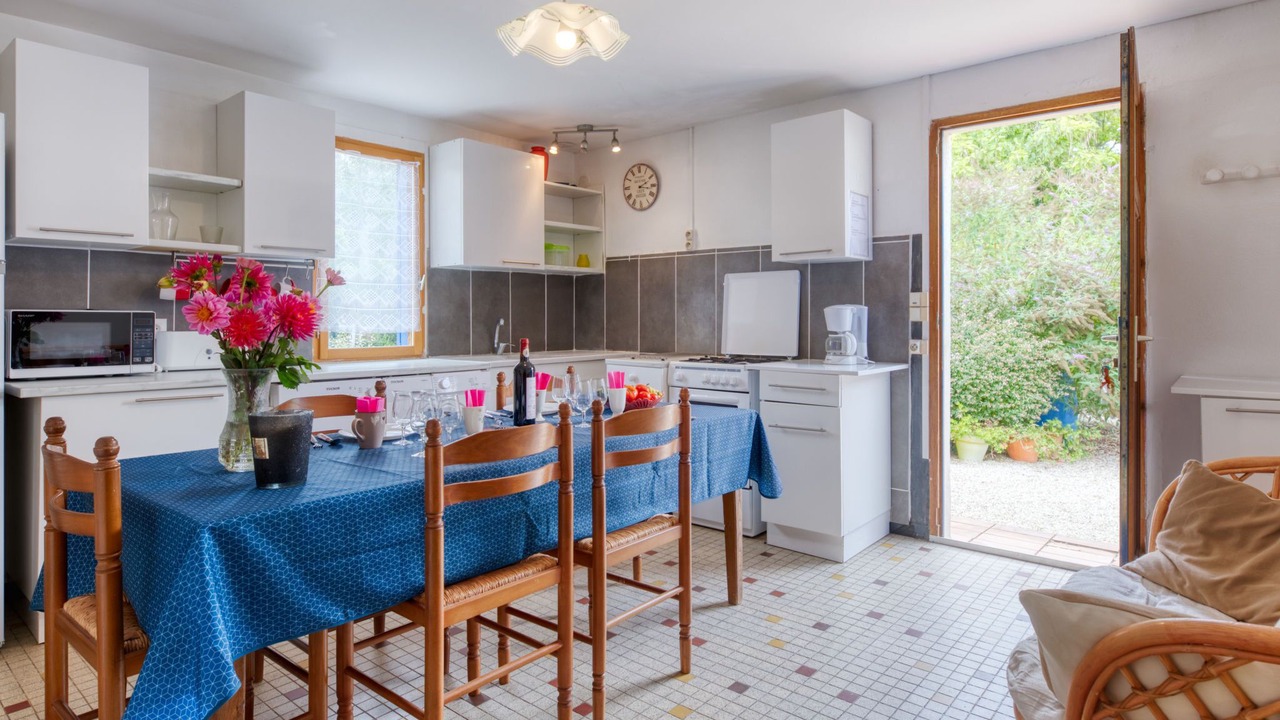 Photo of Bedroom in Jau-Dignac-et-Loirac