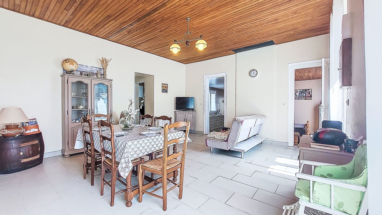 Photo of Livingroom in Begadan