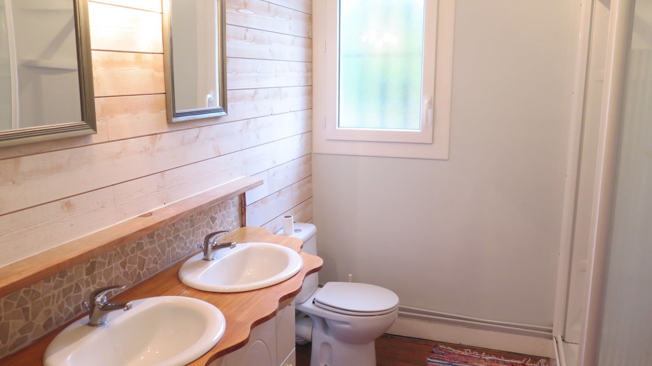 Photo of Bathroom in Saint-Julien-en-Born
