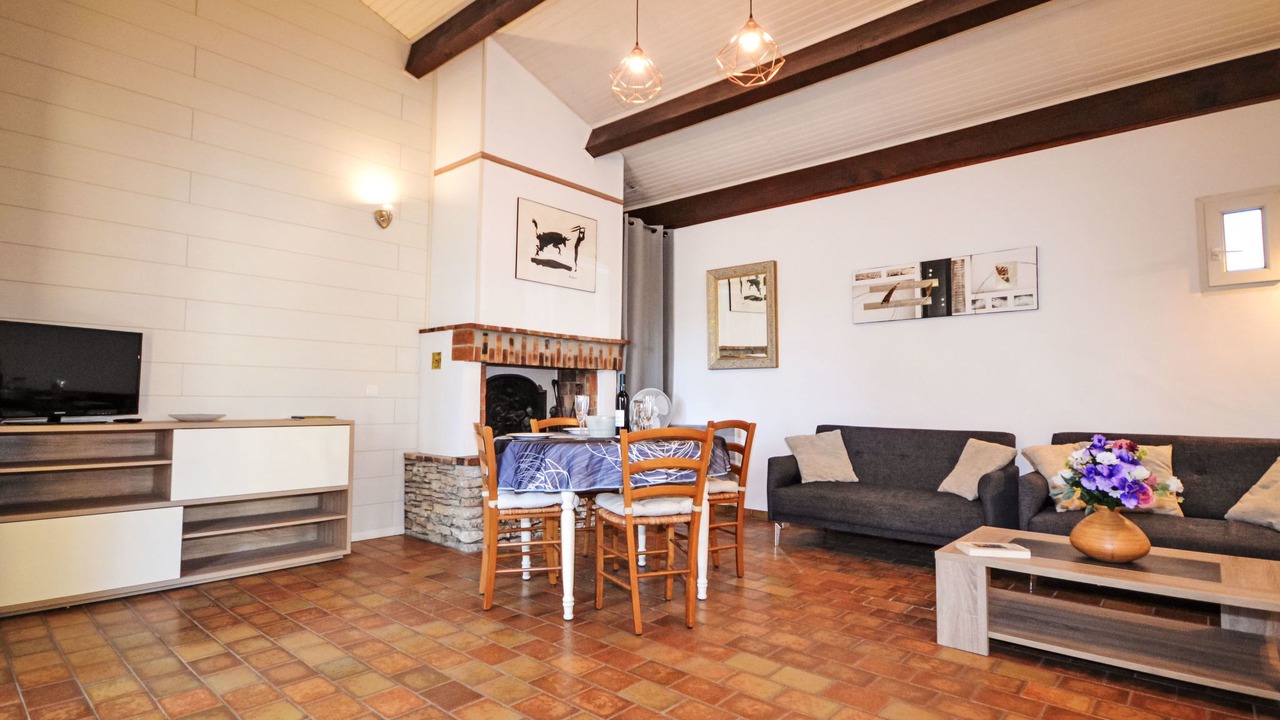 Photo of Livingroom in Velleron