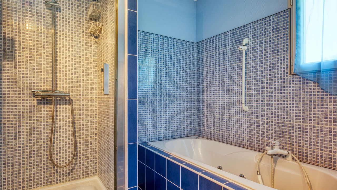 Photo of Bathroom in Gaillan-en-Medoc
