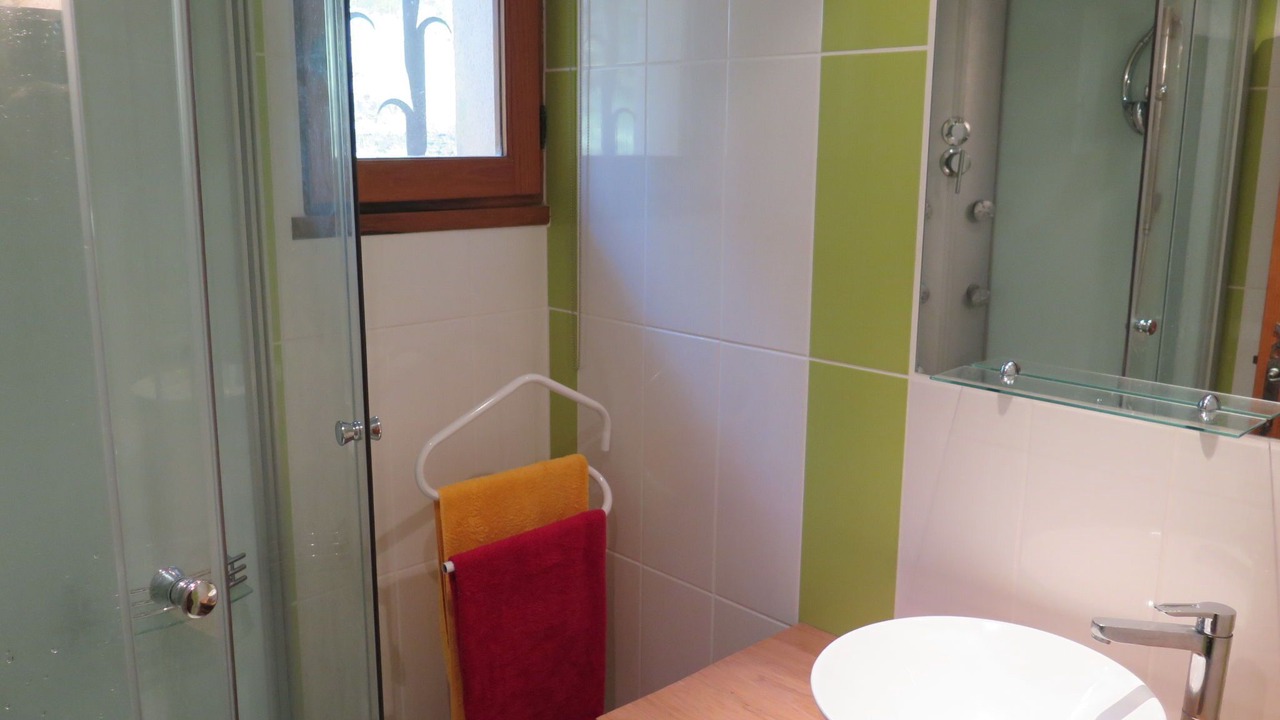 Photo of Bathroom in Blanquefort-sur-Briolance